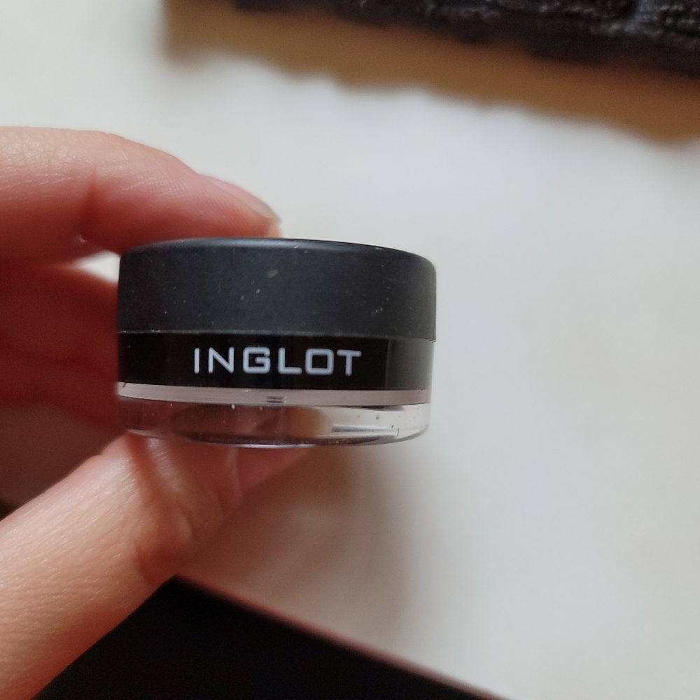 Inglot #77 gel liner